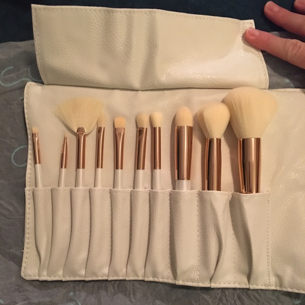 NWT Makeup brush 10-piece set